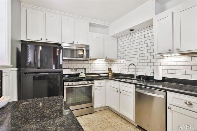 Building Photo - 2018 Senate St