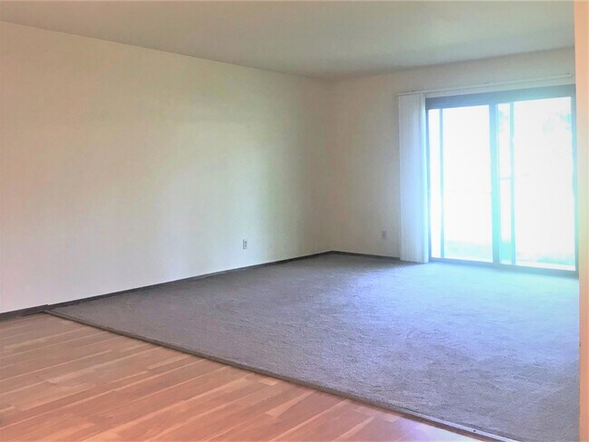 Building Photo - 2343 Chalet Gardens Rd