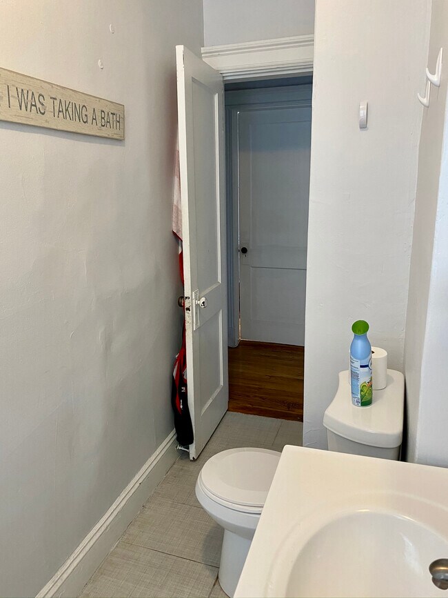 Building Photo - 76 Babcock St