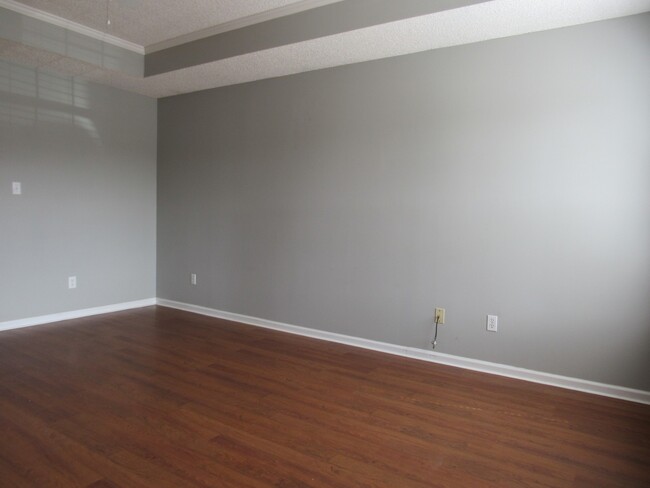 Building Photo - 2 Bedroom in Chadwyck Place