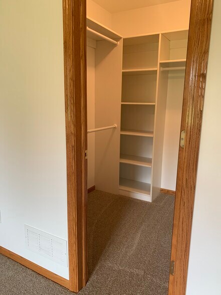 Building Photo - 1501 N Cedar Ave