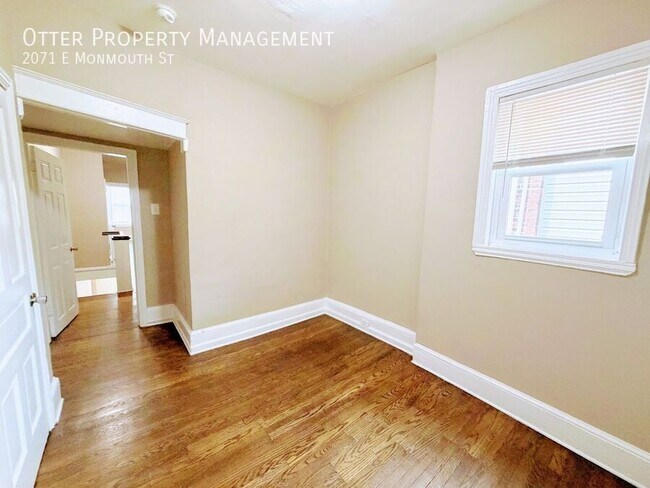 Building Photo - 2071 E Monmouth St