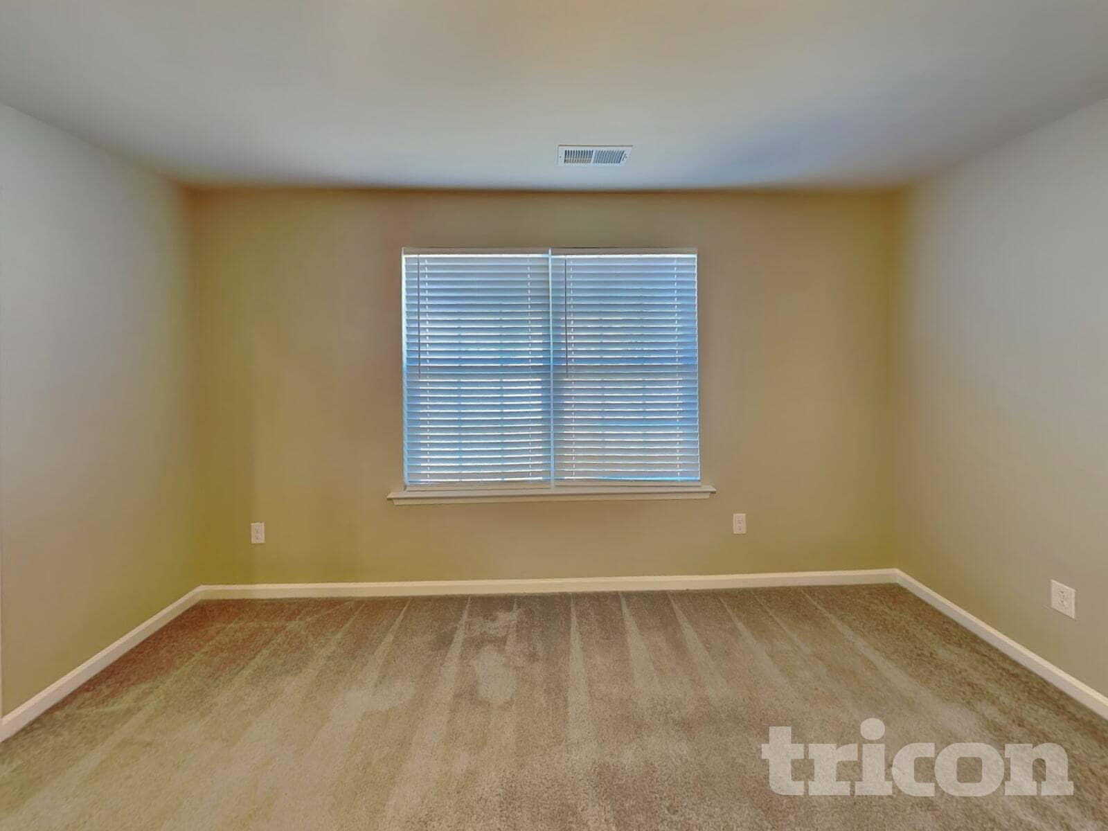 Building Photo - 5810 Oak Br Cir