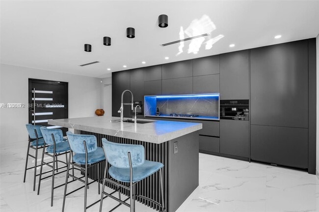 Building Photo - 2845 SW 127th Ave