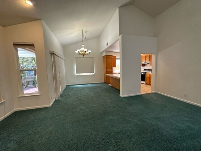 Building Photo - Gem of a rental home in East Davis