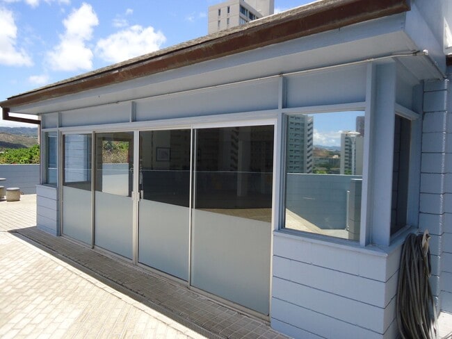 Building Photo - Welcome