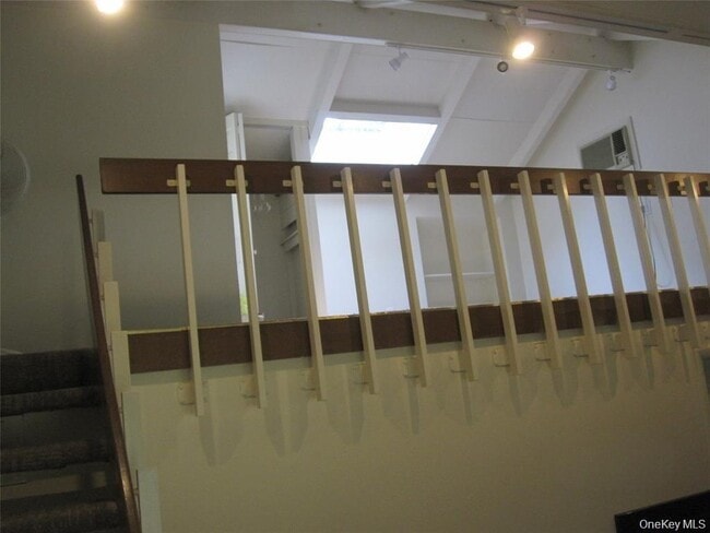 Building Photo - 909 US-9W