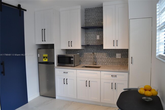 Building Photo - 3220 SW 93rd Pl