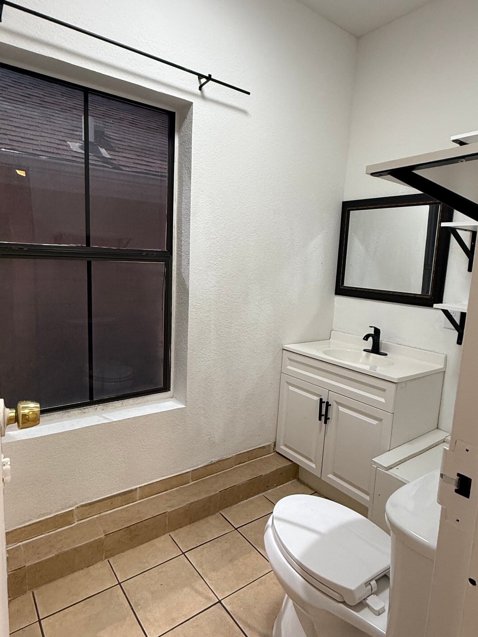 Building Photo - 5110 Ranchero Ln