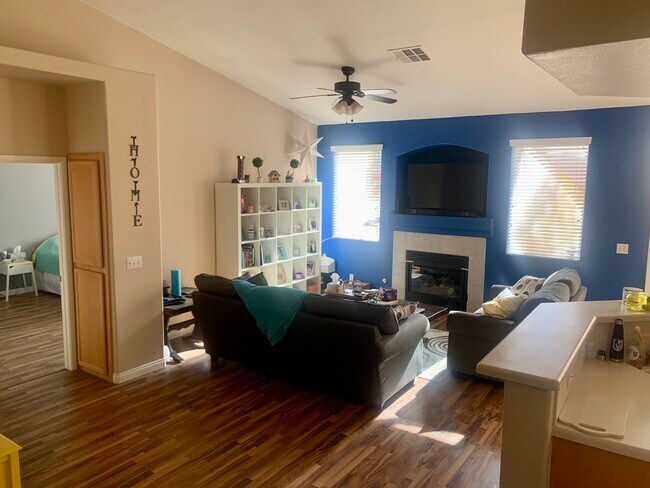 Building Photo - 1205 Simms Ave