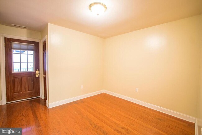 Building Photo - 1124 Passyunk Ave