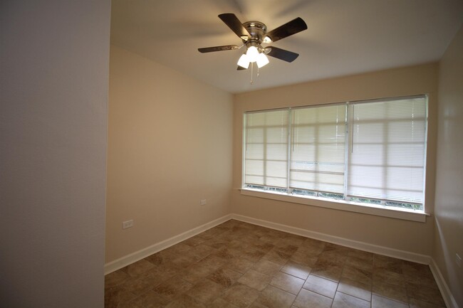 Building Photo - 13261 Lillian Hwy