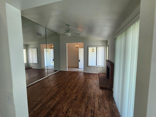 Building Photo - Sunset View! 3 Bedroom 2 Bath Home,