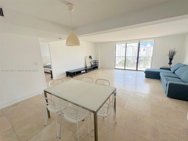 Building Photo - 1800 Collins Ave