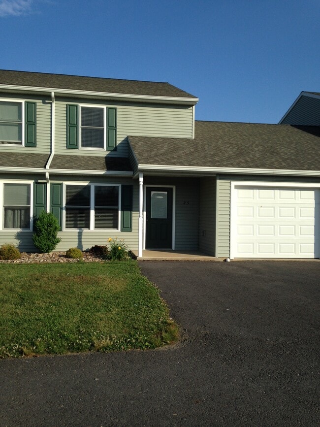 Building Photo - 120 Myotis Dr