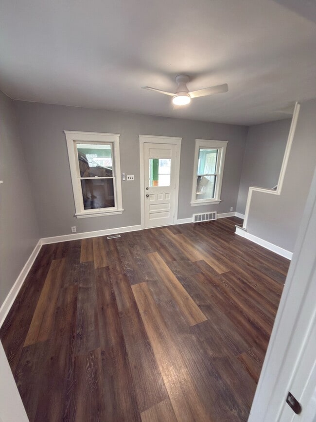 Building Photo - 65 E Grace St