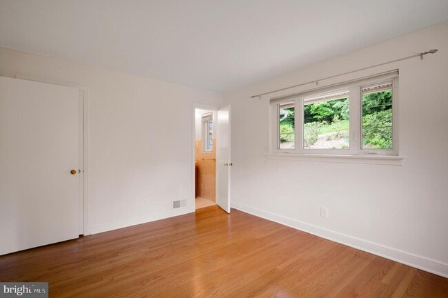 Building Photo - 3111 N Thomas St
