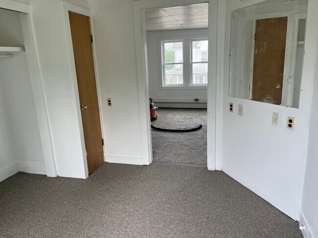 Building Photo - 506 Dock St