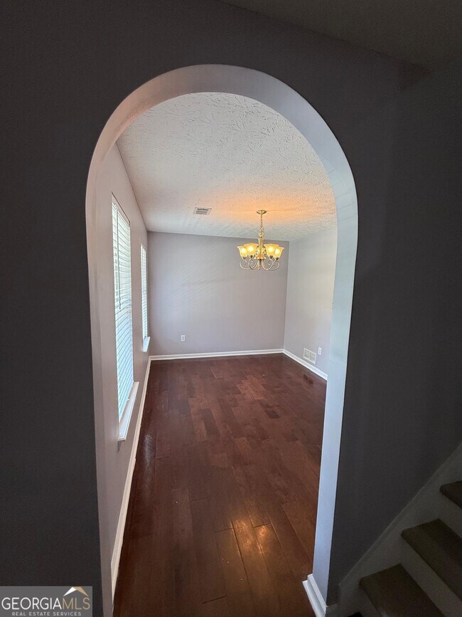 Building Photo - 3123 Rockview Dr