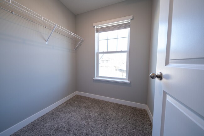 Building Photo - 17073 Dysart Pl