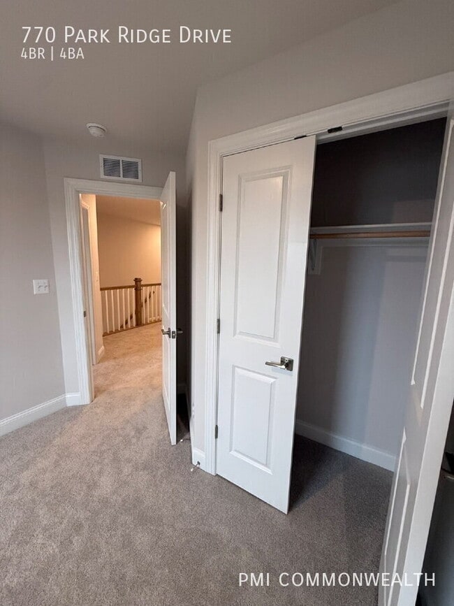 Building Photo - 770 Park Ridge Dr