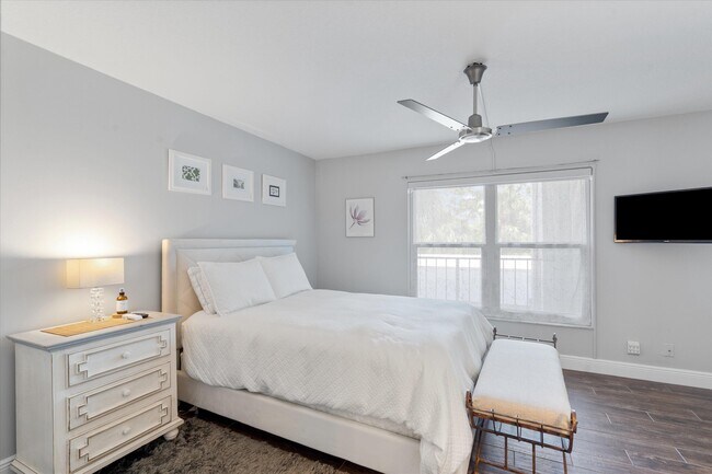 Building Photo - 1 Harbourside Dr