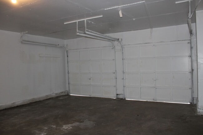 Building Photo - ALL NEW!