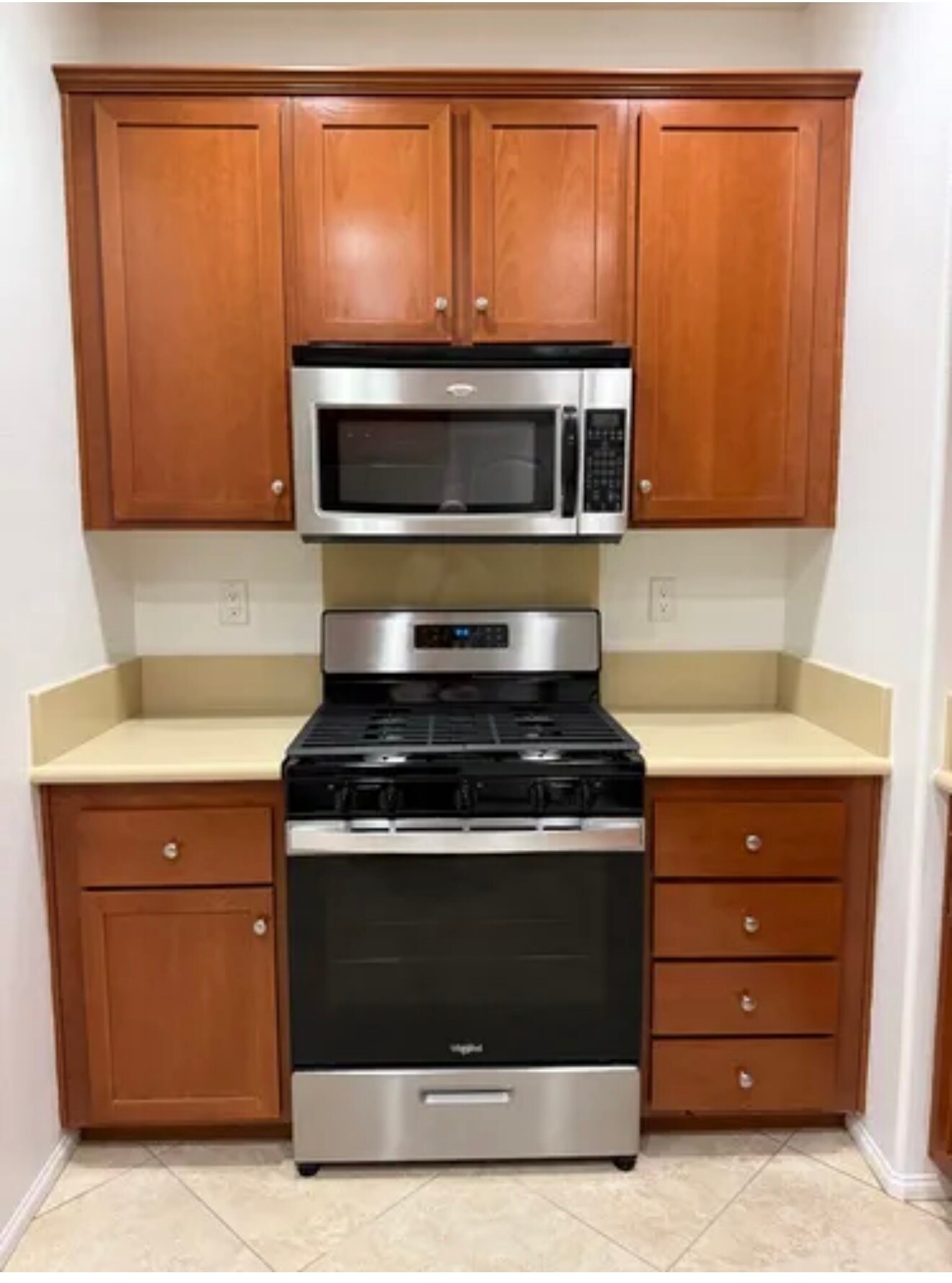 Stove - 28063 Catherine Dr