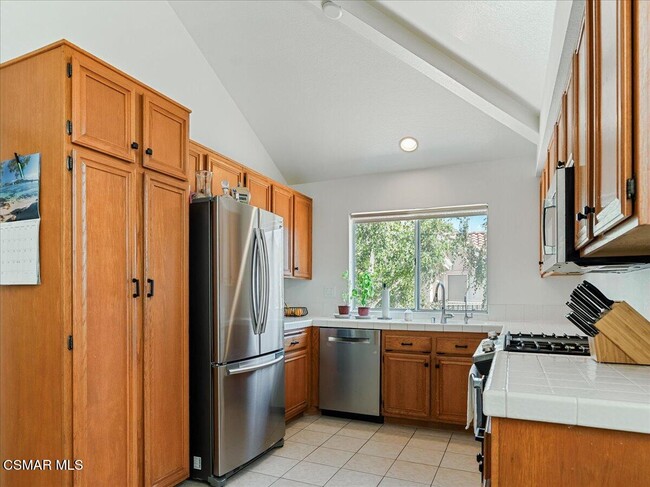 Building Photo - 290 Ridgeton Ln