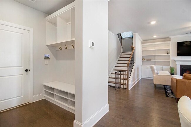 Building Photo - 603 Skye Ct