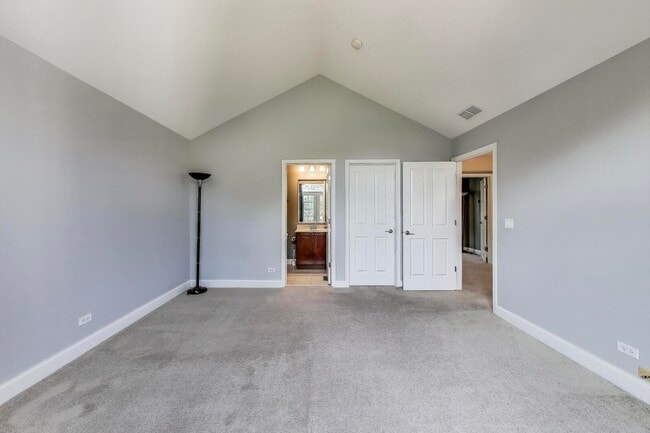 Building Photo - 613 Kinnear Cove
