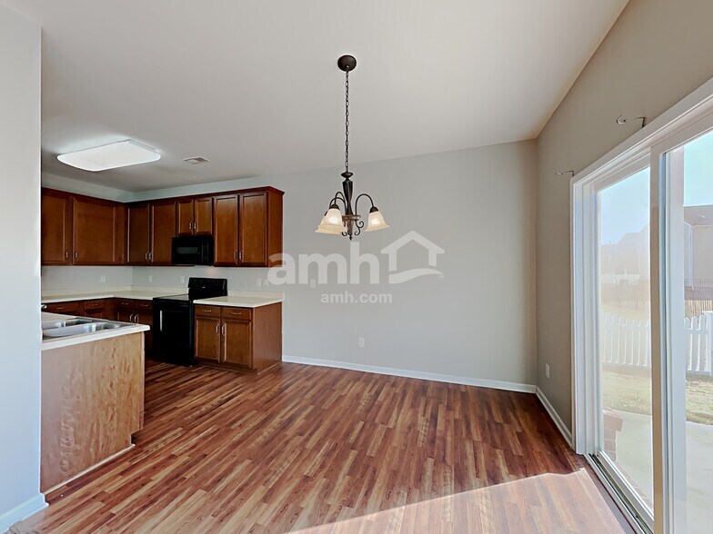 Building Photo - 1015 Green Terra Rd