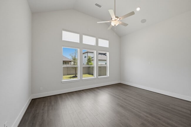 Building Photo - 2030 Highland Moss Rd