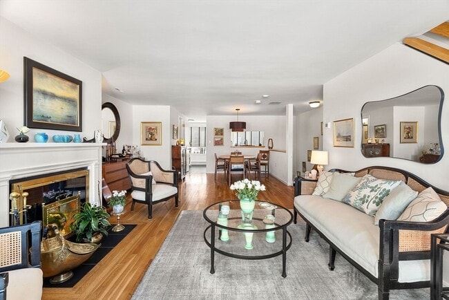 Building Photo - 126 Merrimac St