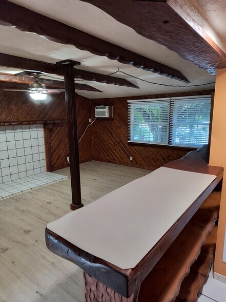 No shared space - 5739 Winnetka Ave