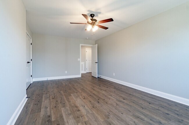 Building Photo - 456 Pond Apple Rd
