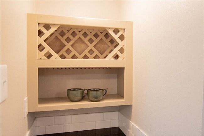 Building Photo - 1902 Woodsman Dr