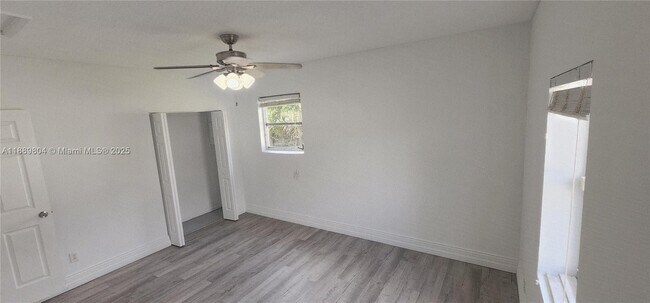 Building Photo - 200 NW 9th St