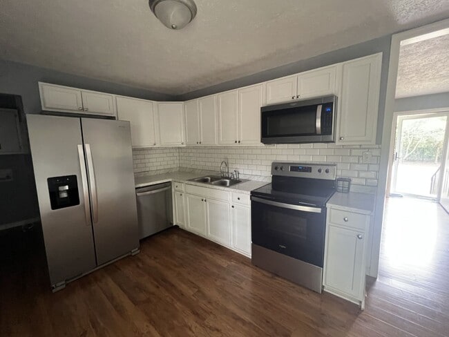 Building Photo - 1515 Thelbert Dr