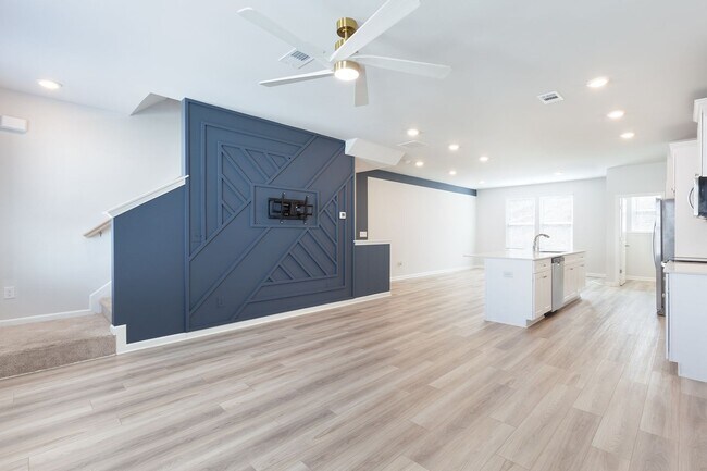 Building Photo - Newly Constructed 3bd/3.5ba w/ Gym, Min From Airport and Downtown Hapeville!