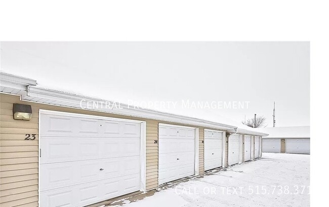 Building Photo - 1340 SE Florence Dr
