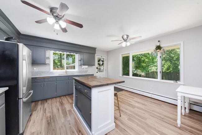 Building Photo - 409 S Hamilton St