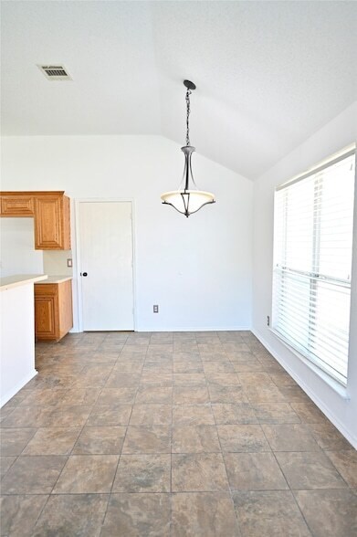 Building Photo - 1631 Mt Zion Dr