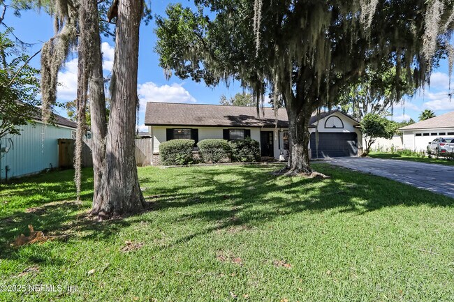 Building Photo - 10460 Roxbury Ln