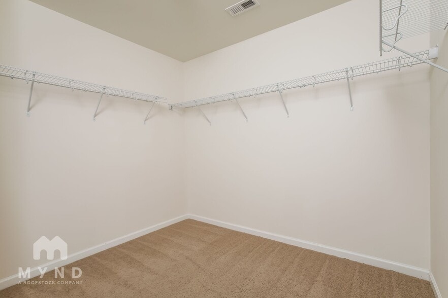 Building Photo - 700 Rose Mallow Dr