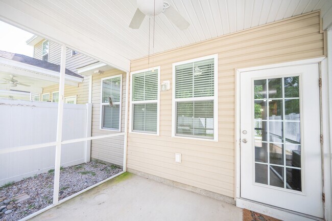 Building Photo - 7801 Montview Rd
