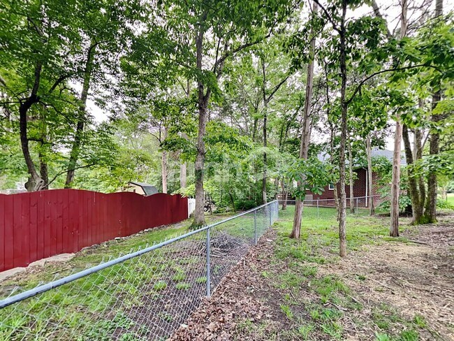 Building Photo - 302 Alexis Dr