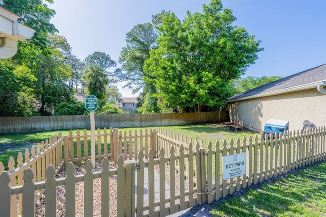 Building Photo - Ponte Vedra Beach 2nd Floor Condo Serene Water Views Private Beach Access and (1) Car Garage