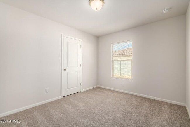 Building Photo - 1203 W Elm Ave