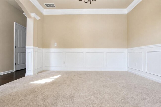 Building Photo - 5817 Park Point